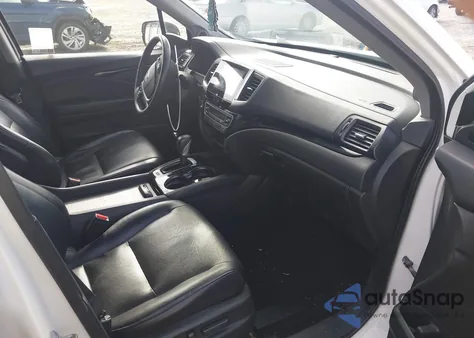 2017 Honda Ridgeline Rtl-E z USA, uszkodzony, nr VIN 5FPYK3F78HB034887